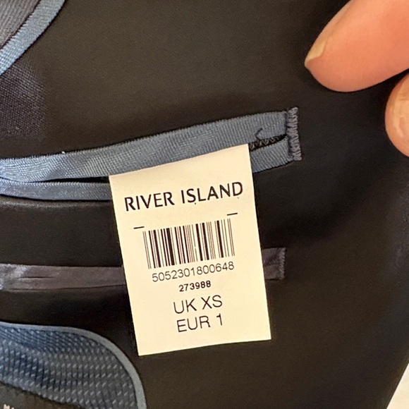River Island Elegant Black Tuxedo Jacket - Picture 5 of 11